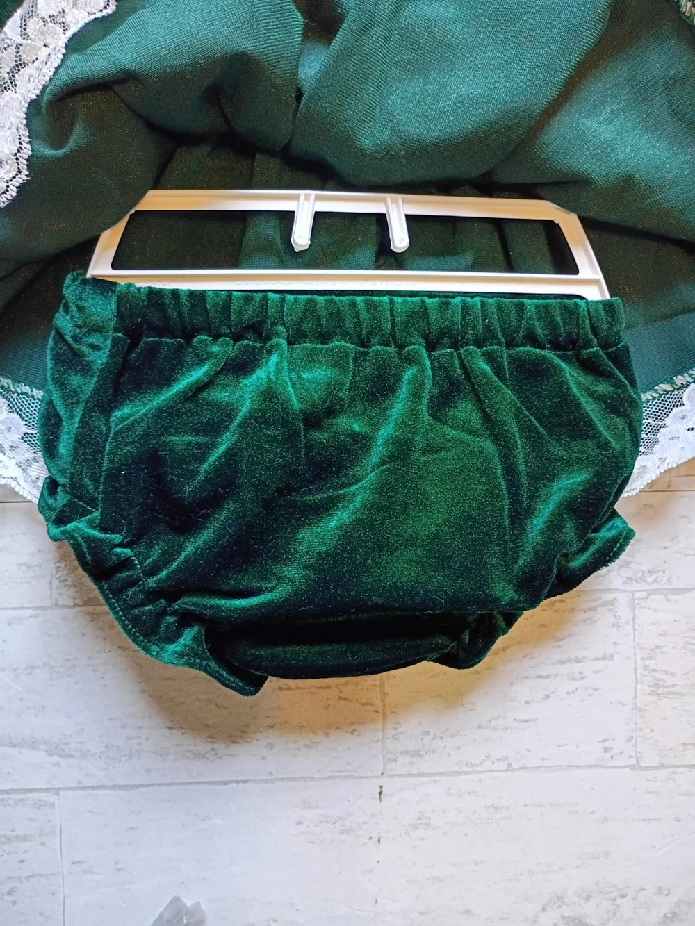 Vintage baby girls outfit 3 months green velour & lace